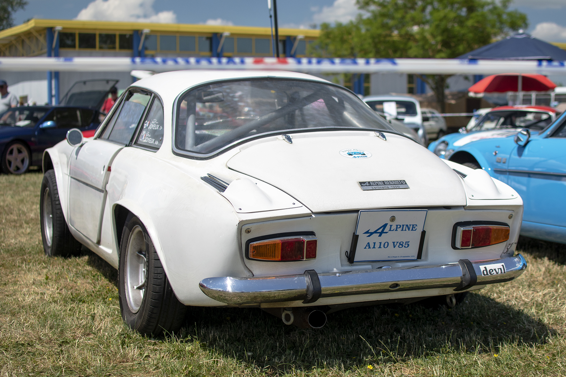 Alpine A110 1300 V85 arrière - Rétro Meus'Auto ,2023, Heudicourt, Lac de la Madine