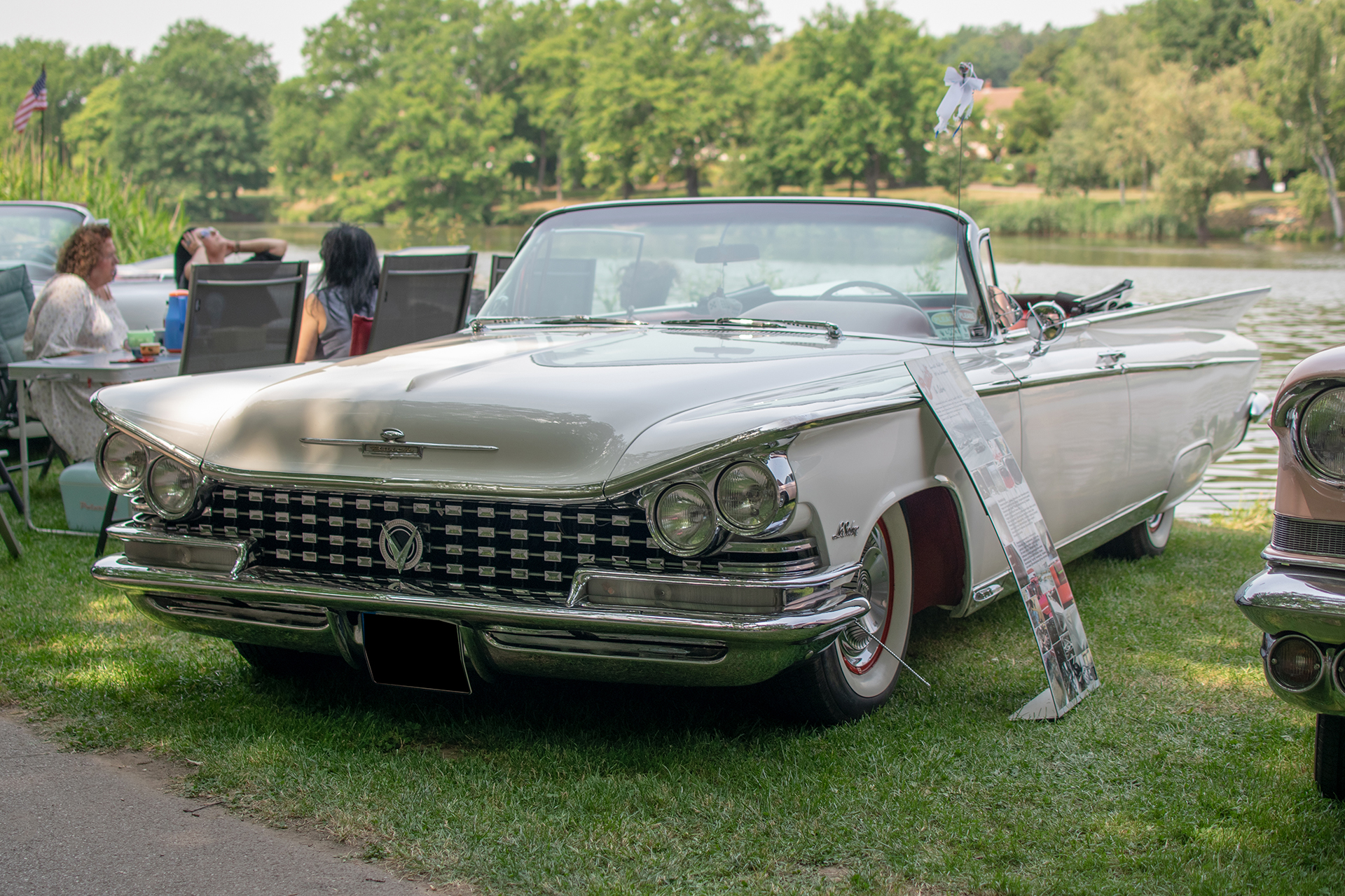 Buick LeSabre I convertible 1959 - Automania 2022 , Lac de Creutzwald
