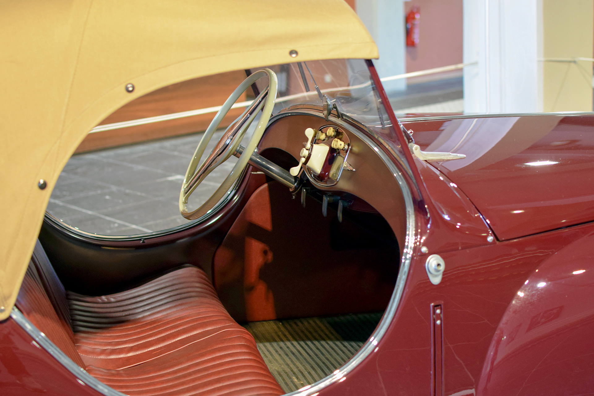 Chausson CHS prototype 1942 Steering wheel - Cité de l'automobile, Collection Schlumpf, Mulhouse