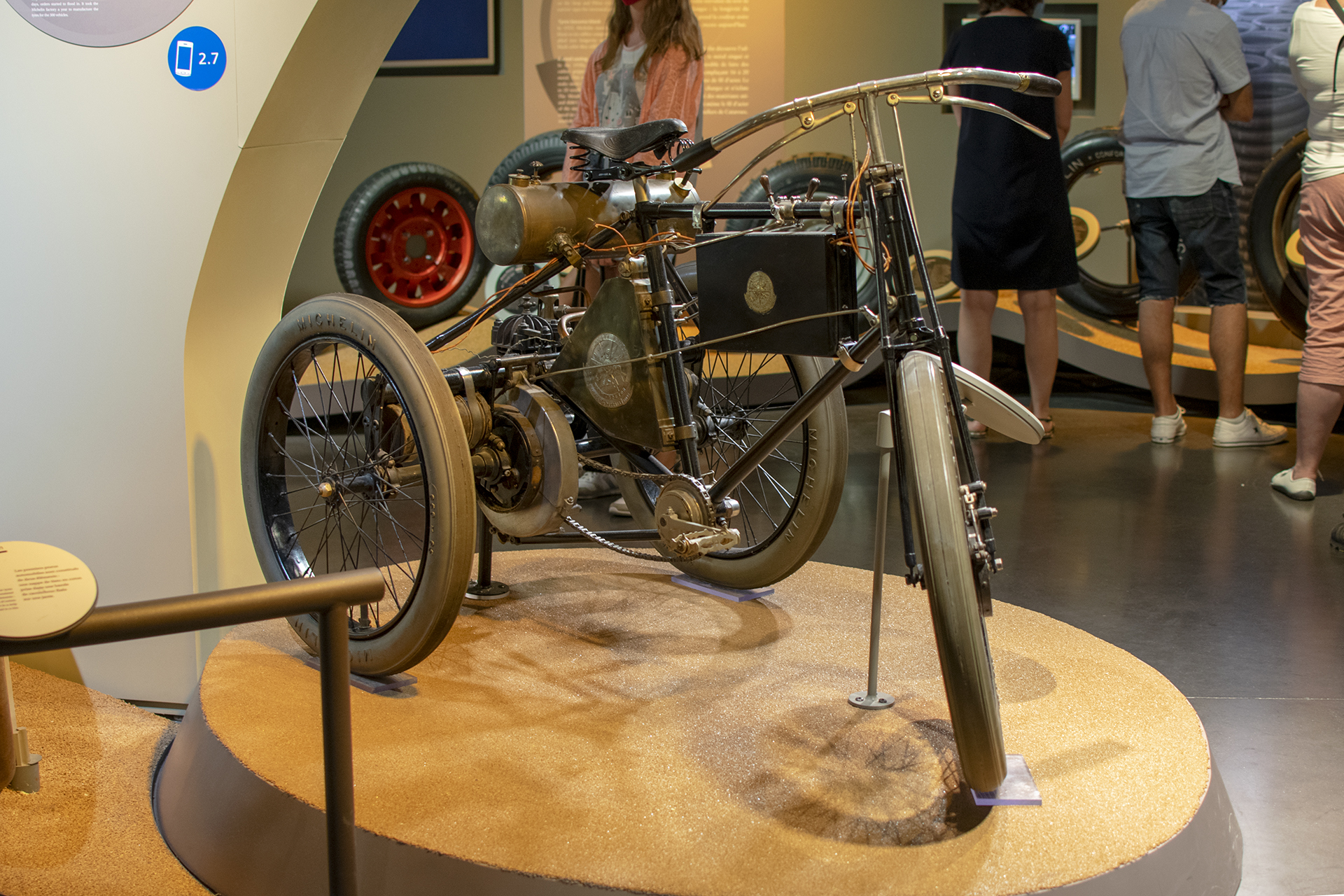 De Dion-Bouton Tricycle front - L'Aventure Michelin Clermont-Ferrand