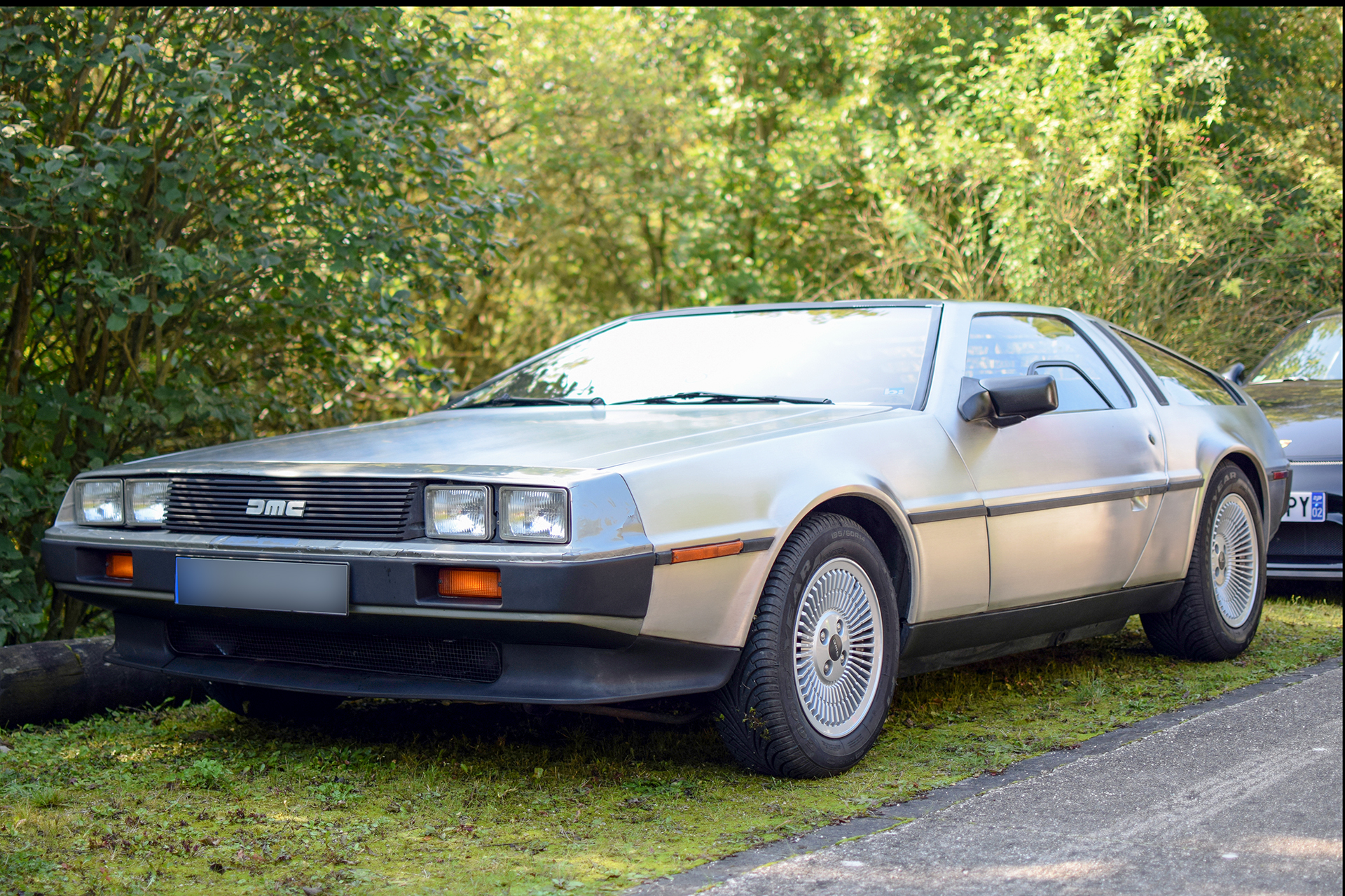 DeLorean DMC-12 front left- Automania 2017, Manderen, Château de Malbrouck