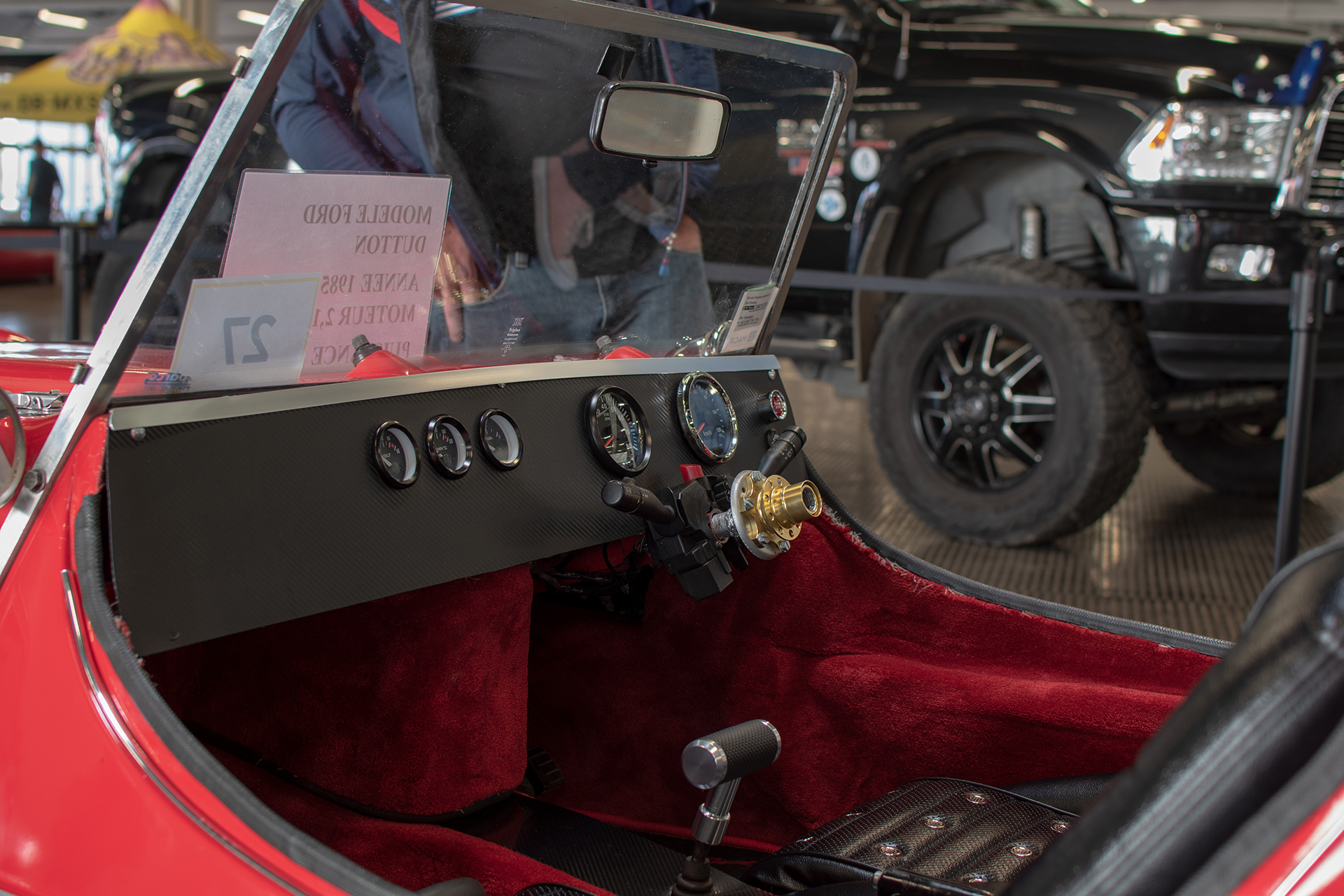 Dutton Phaeton Series 3 1985 dashboard - Metz Auto Passion 2023