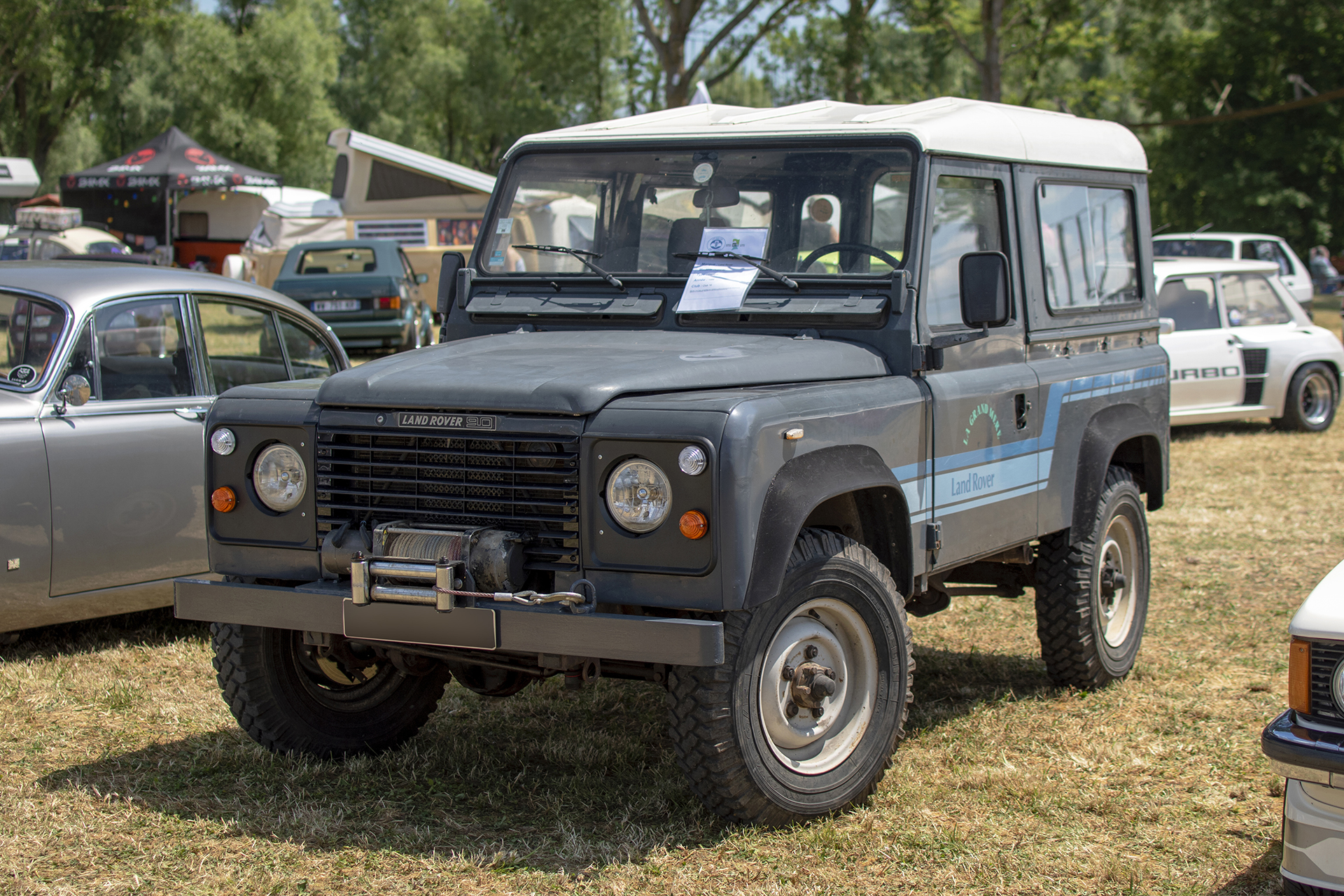 Land Rover Defender phase I  90 1986 - Rétro Meus'Auto ,2023, Heudicourt, Lac de la Madine