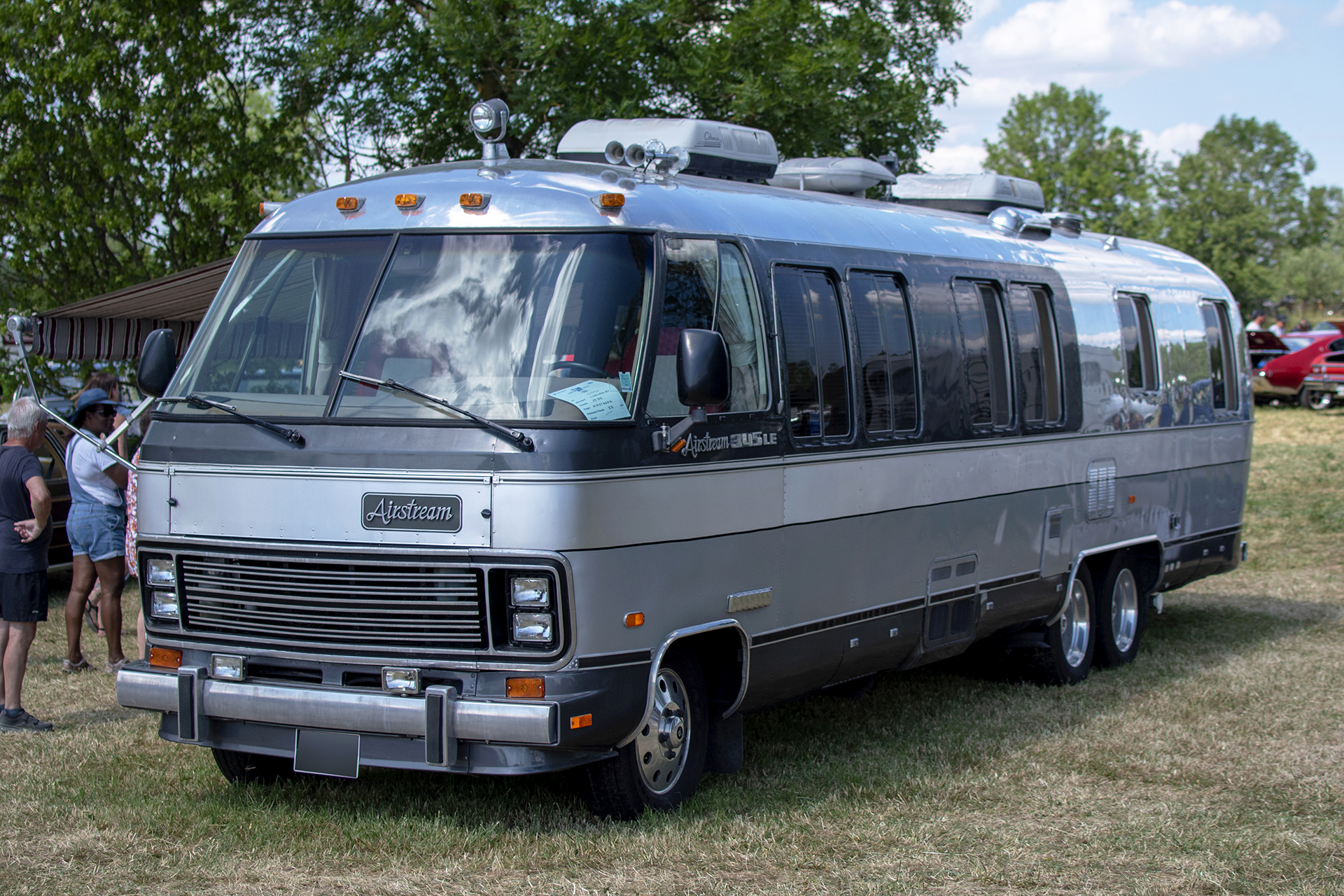 Airstream motorhome 345 1989 - Rétro Meus'Auto ,2023, Heudicourt, Lac de la Madine Airstream motorhome 345 1989 - Rétro Meus'Auto ,2023, Heudicourt, Lac de la Madine