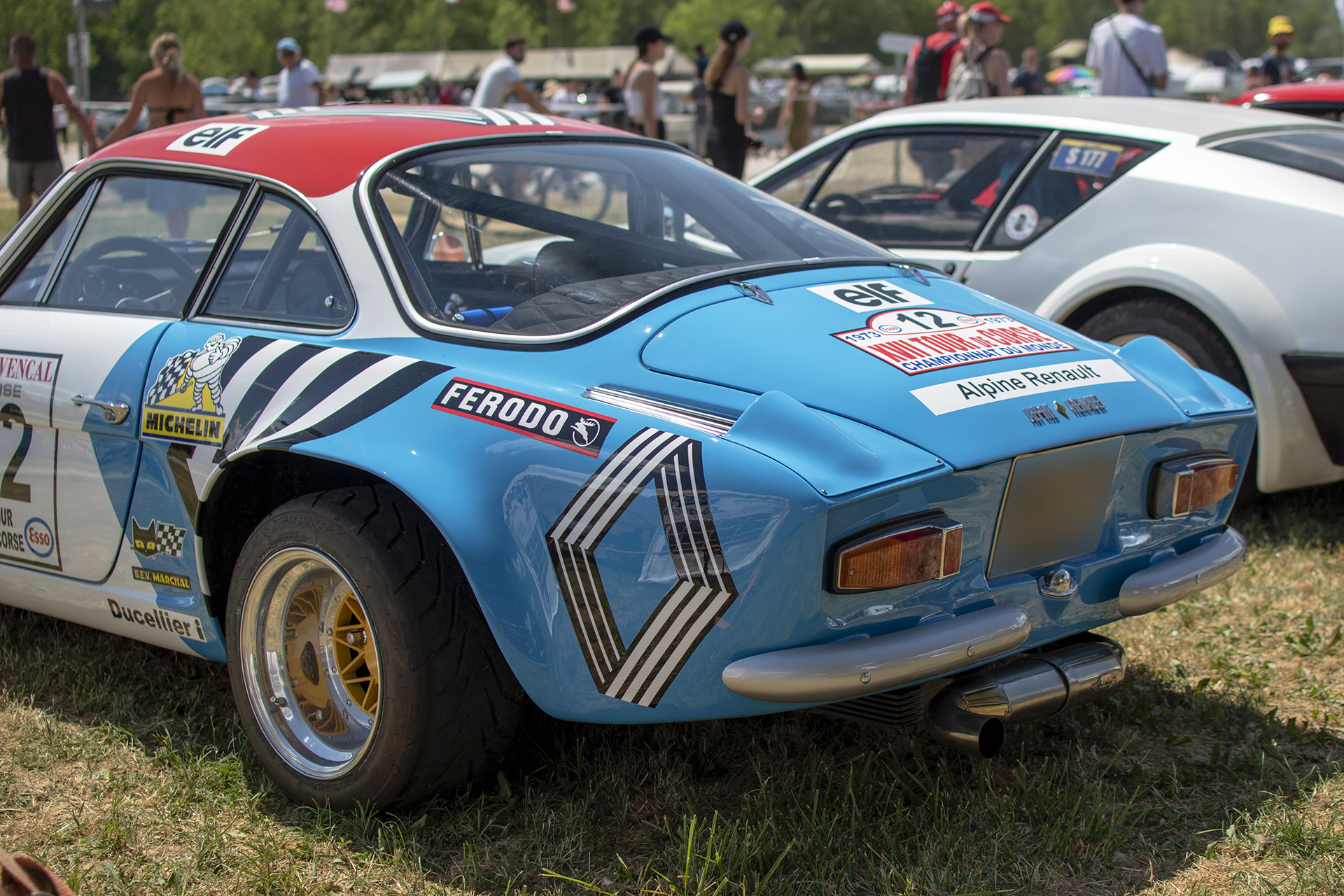 Alpine A110 de compétition Tour de Corse historique 2018 (Breittmayer,Leyk) arrière- Rétro Meus'Auto ,2023, Heudicourt, Lac de la Madine