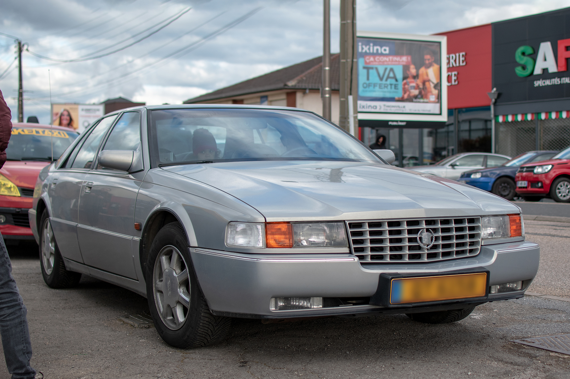 Cadillac Seville IV STS - JRS Car Passion , Paye ta crêpe , Terville , février ,2023 Cadillac Seville IV STS - JRS Car Passion , Paye ta crêpe , Terville , février ,2023