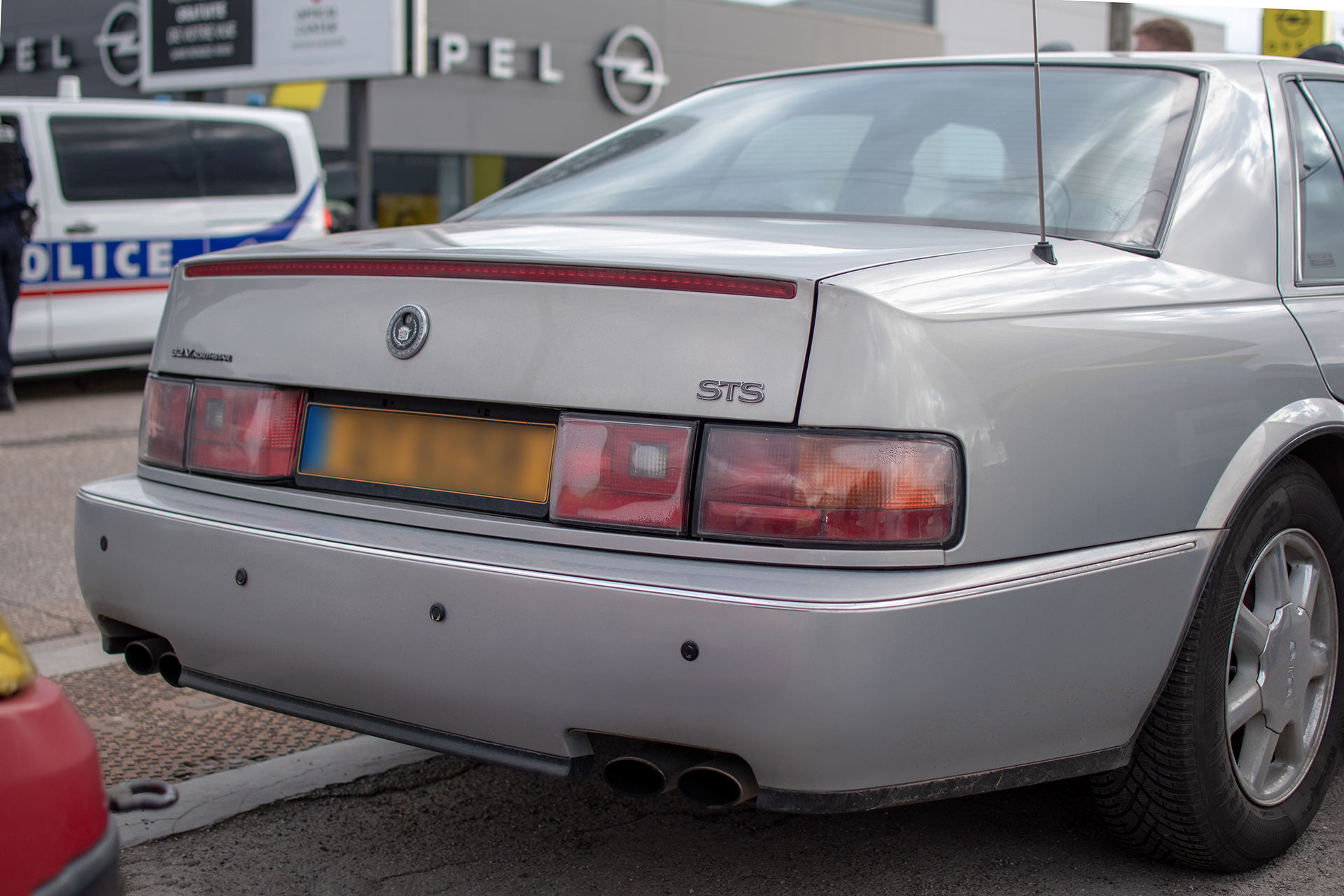 Cadillac Seville IV STS arrière - JRS Car Passion , Paye ta crêpe , Terville , février ,2023 Cadillac Seville IV STS arrière - JRS Car Passion , Paye ta crêpe , Terville , février ,2023