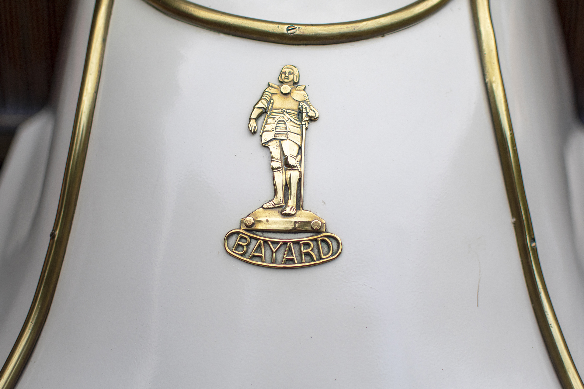 Clement-Bayard 4M logo - Vintage & History Vehicles by Kiwanis, Lasauvage ,septembre ,2023 Clement-Bayard 4M logo - Vintage & History Vehicles by Kiwanis, Lasauvage ,septembre ,2023