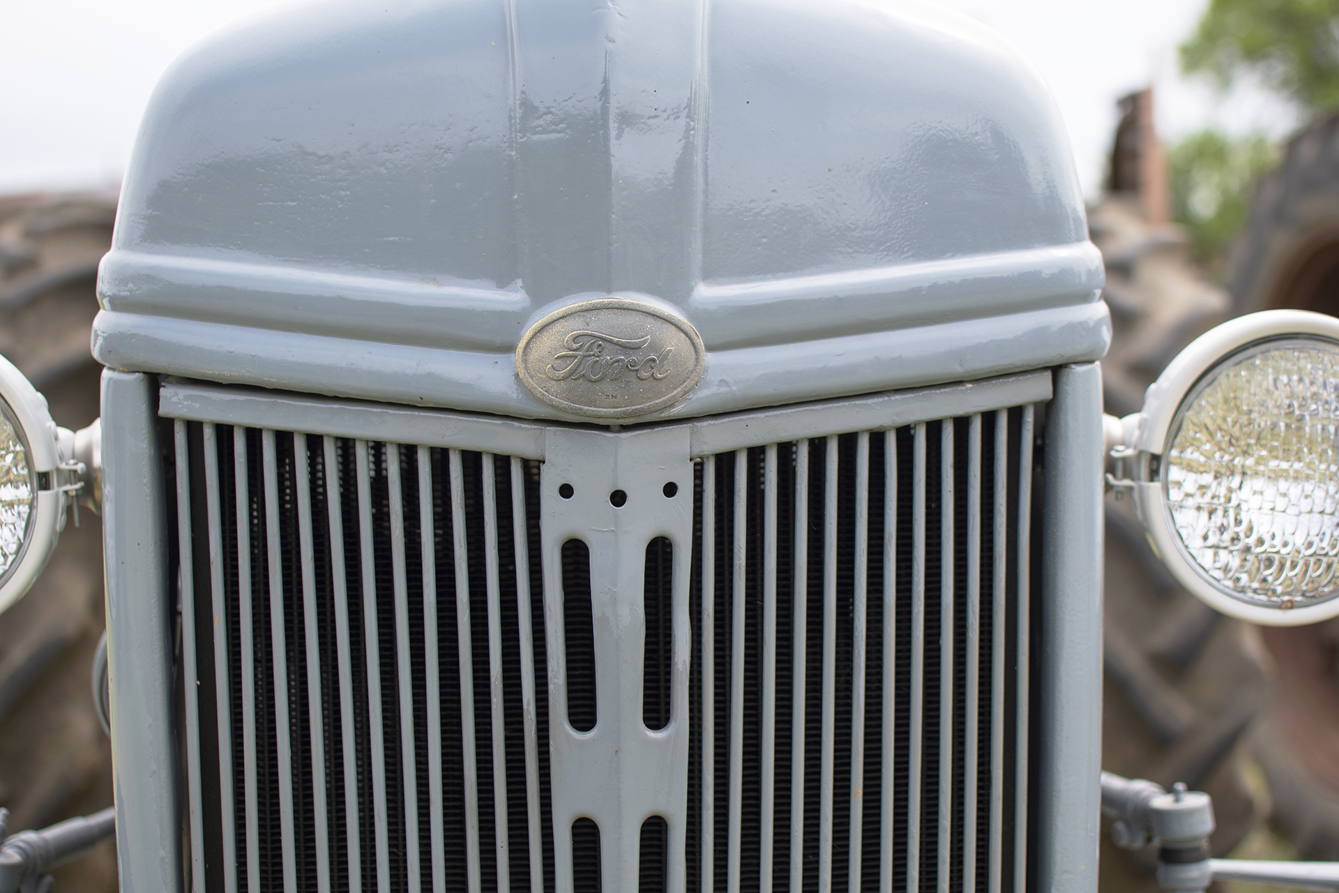 Ford Ferguson 2N logo  - Expostion de tracteurs et matériel agricoles ancien ,  Vigneulles-les-Hattonchatel,2026