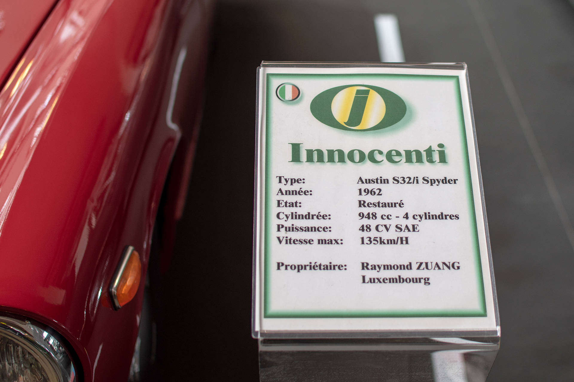 Innocenti 950 S S32/i Spider 1962 infos - Conservatoire National de Véhicules Historiques, Diekirch, exposition Départ en Vacances, 2022-2023 Innocenti 950 S S32/i Spider 1962 infos - Conservatoire National de Véhicules Historiques, Diekirch, exposition Départ en Vacances, 2022-2023
