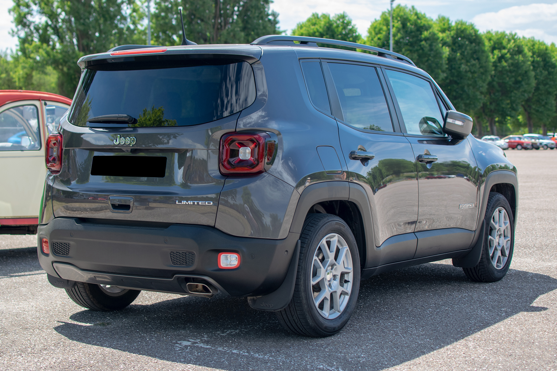 Jeep Renegade arrière -  Voitures & Mob's Anciennes et Sportives 2022 St-Julien-les-Metz
