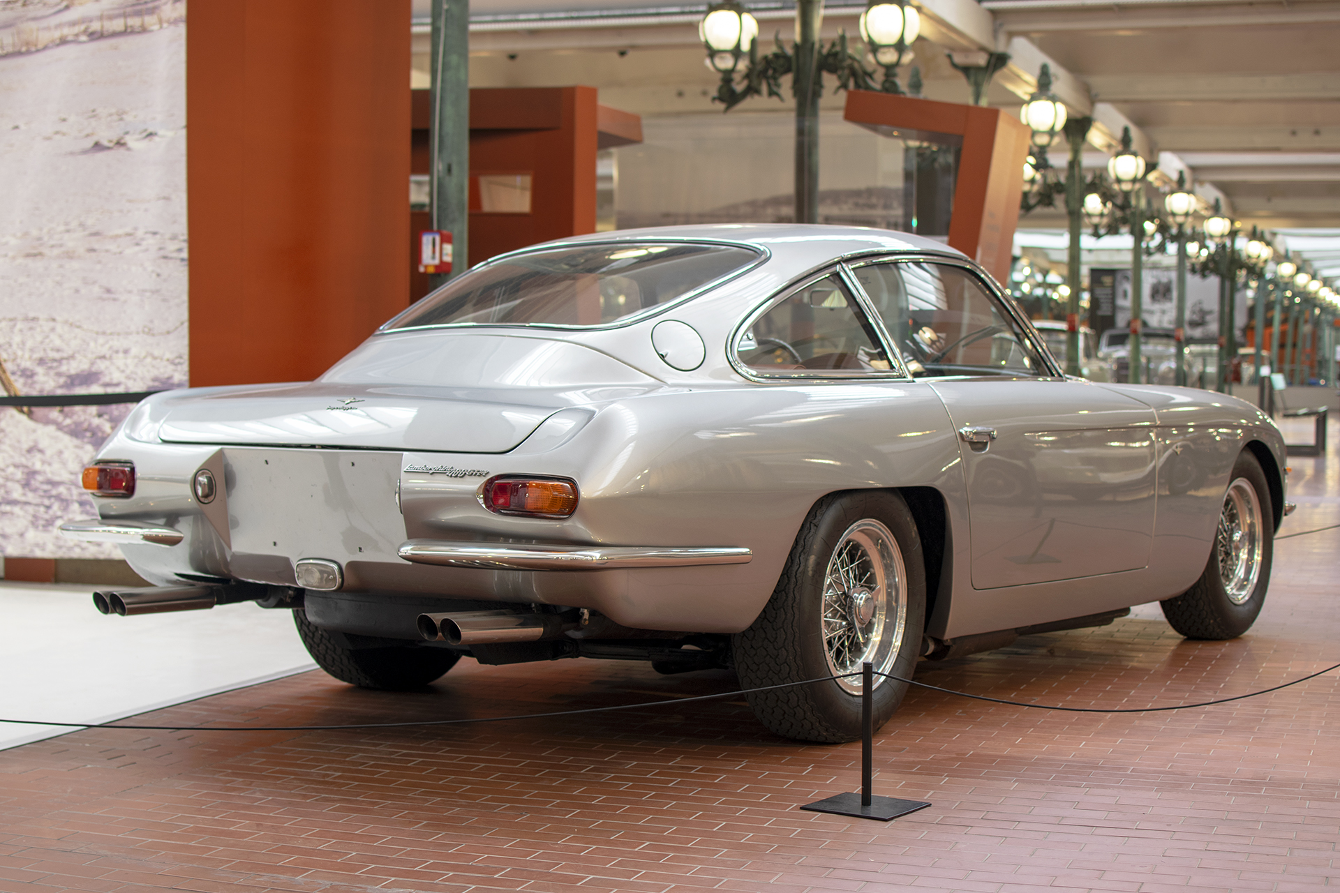 Lamborghini 400 GT 2+2 arrière- Cité de l'automobile, Collection Schlumpf, Mulhouse, 2020 Lamborghini 400 GT 2+2 arrière - Cité de l'automobile, Collection Schlumpf, Mulhouse, 2020