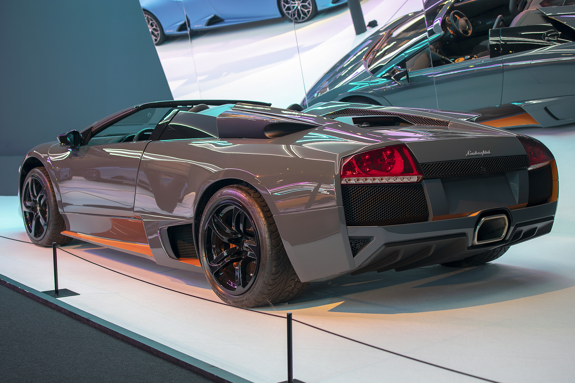 Lamborghini  Murciélago LP 650-4 roadster arrière - Cité de l'automobile, Collection Pop Lamborghini, 2020