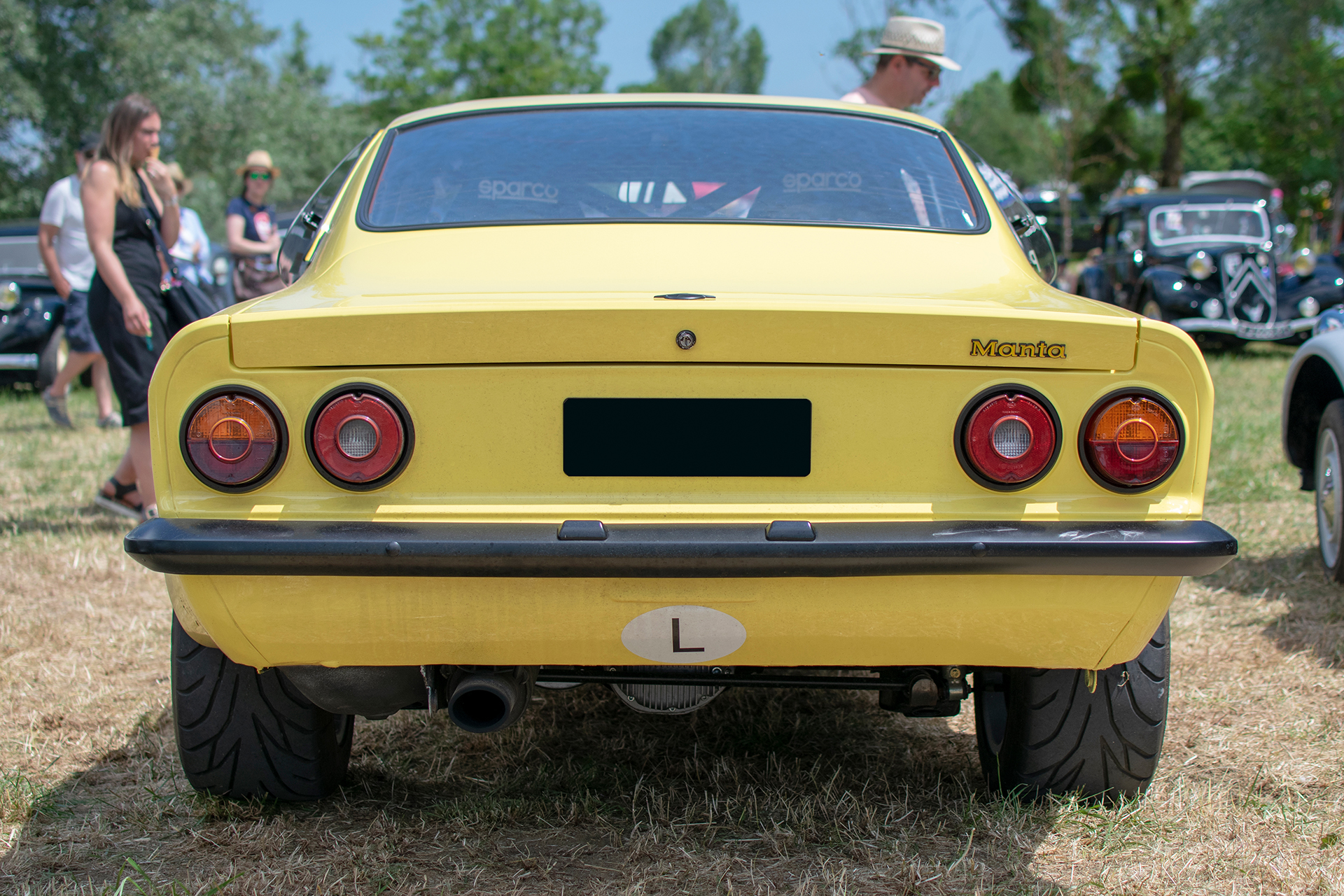 Opel Manta A GT/E de compétition (Fränki ,Paolo) arrière - Rétro Meus'Auto ,2022, Heudicourt, Lac de la Madine