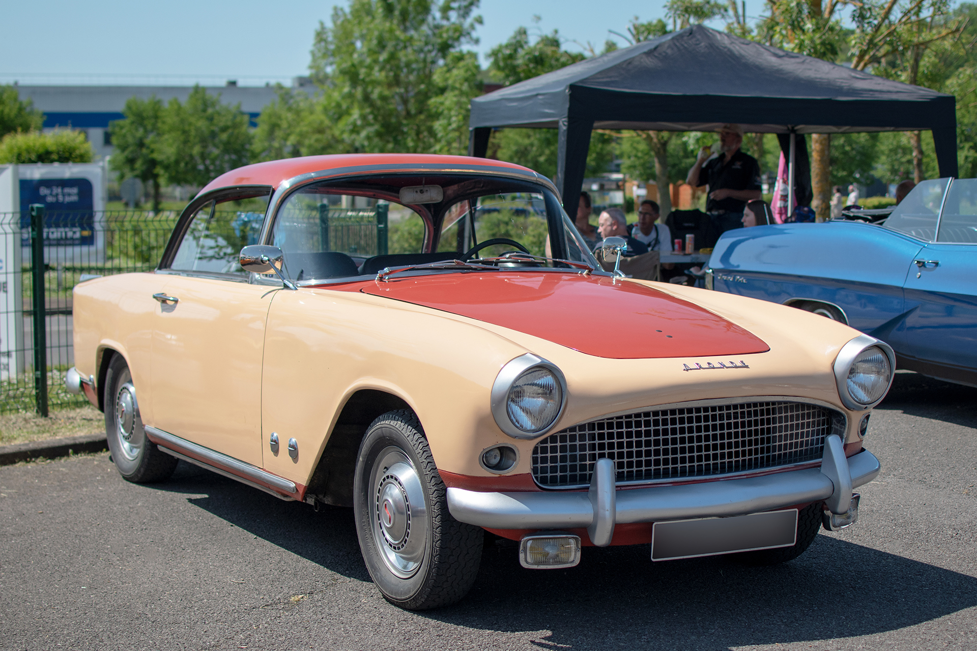 Simca Aronde P60 coupé Plein Ciel - Autos Mythiques 57, Thionville, 2023