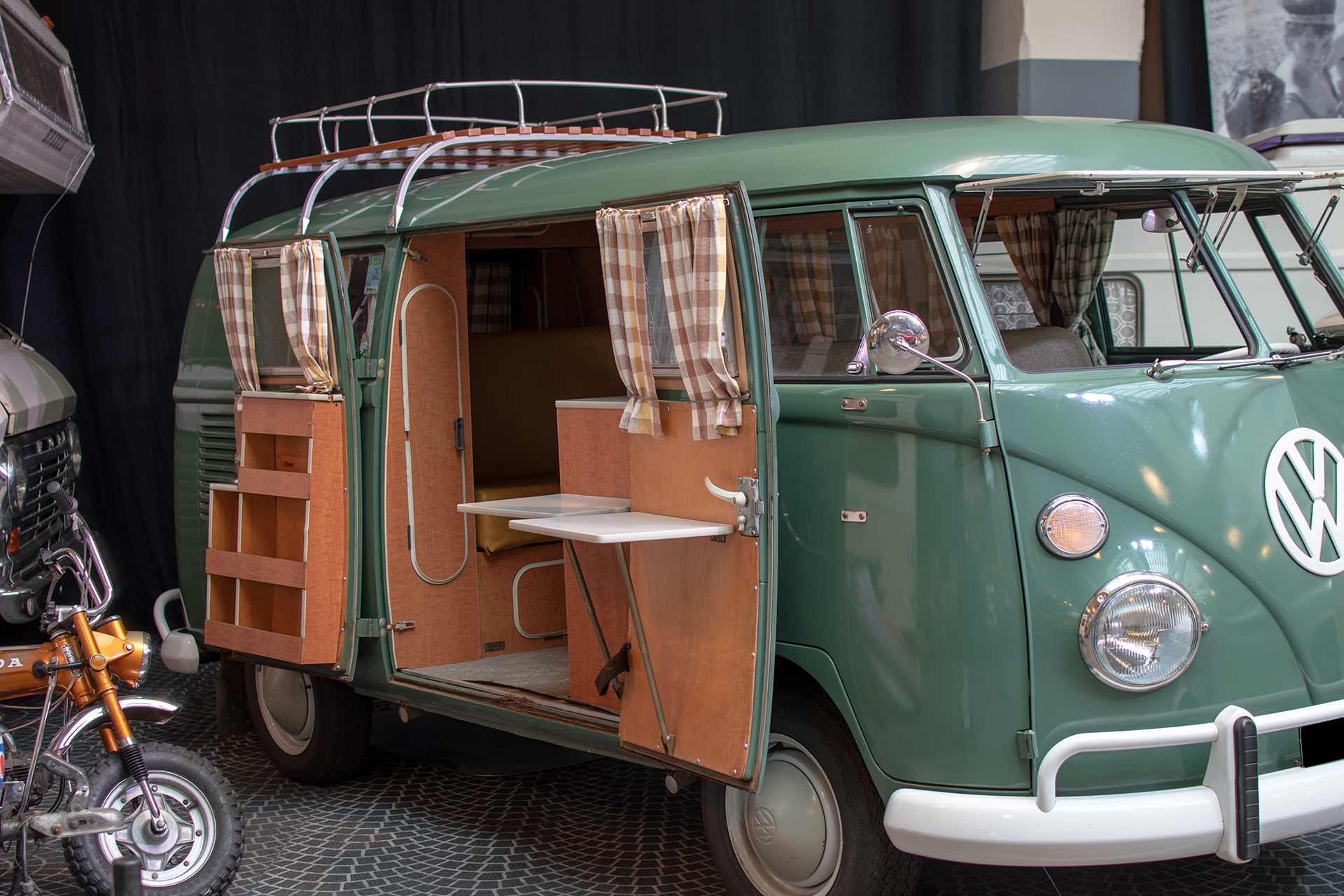 Volkswagen Combi T1 Westfalia intérieur - Conservatoire National de Véhicules Historiques, Diekirch, exposition Départ en Vacances, 2022-2023