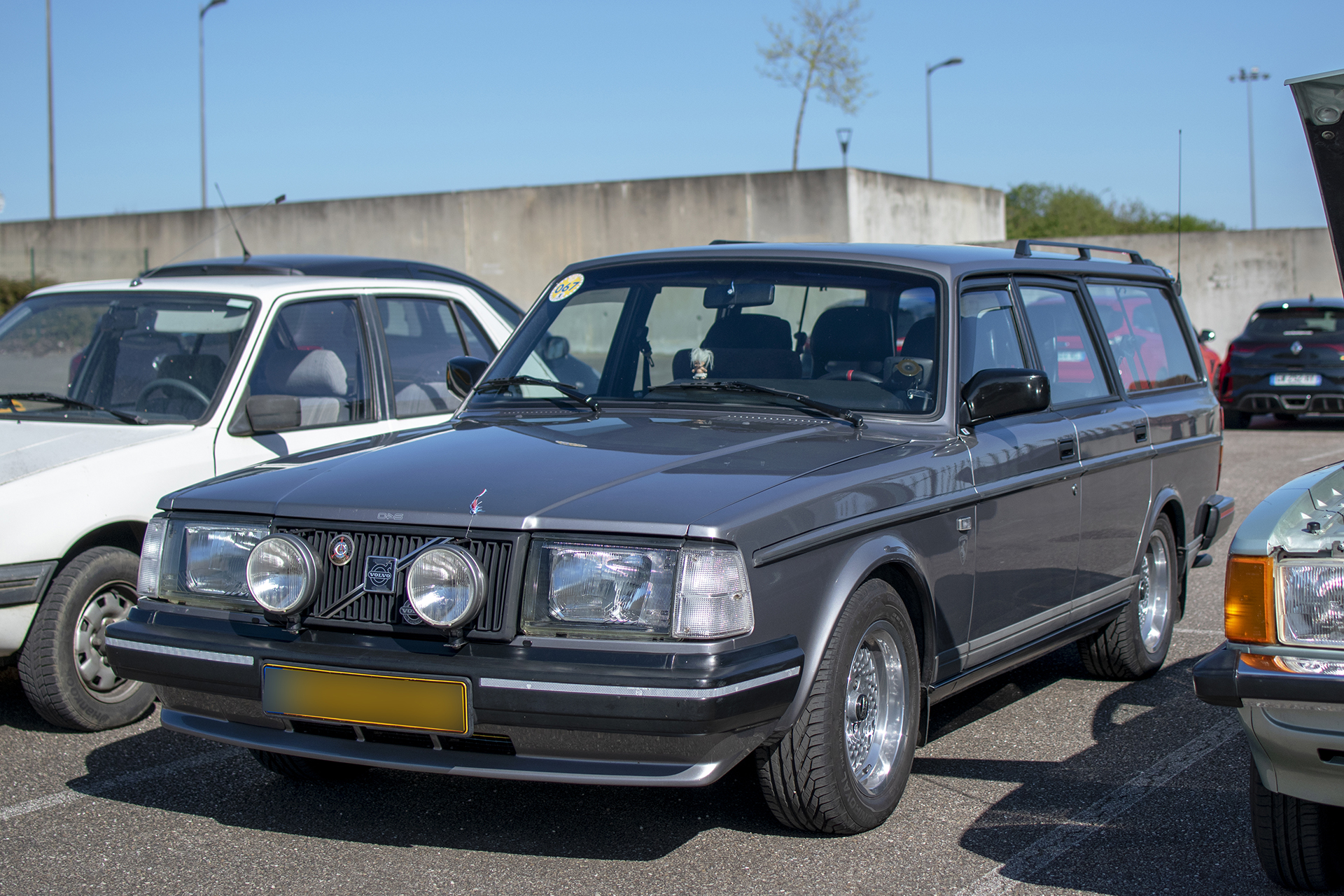  Volvo 244