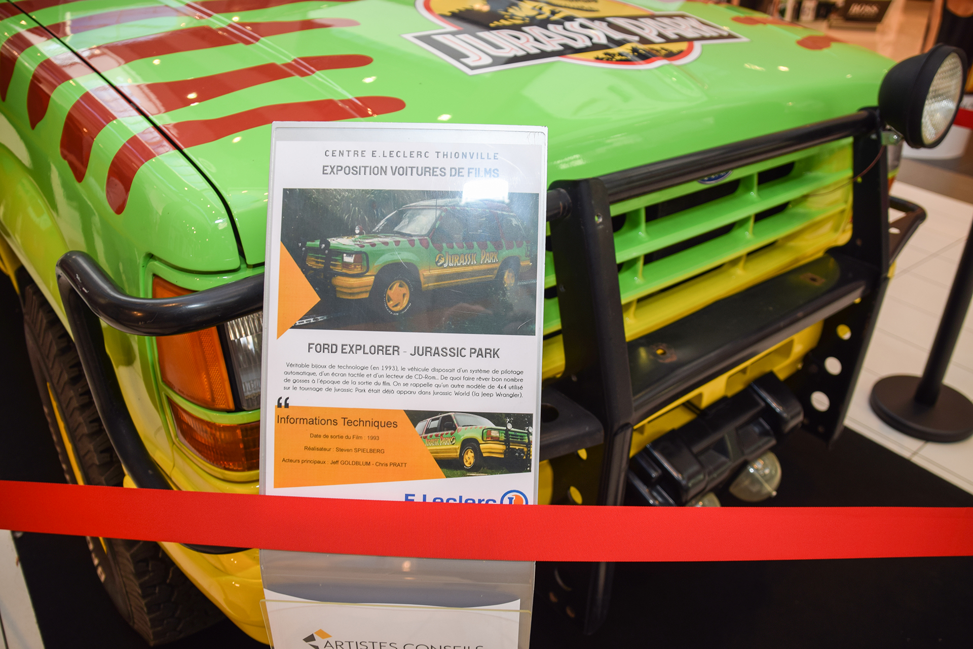 Ford Explorer I UN46 Jurassik Park infos - Exposition ,voitures de films,Leclerc, Thionville, 2018