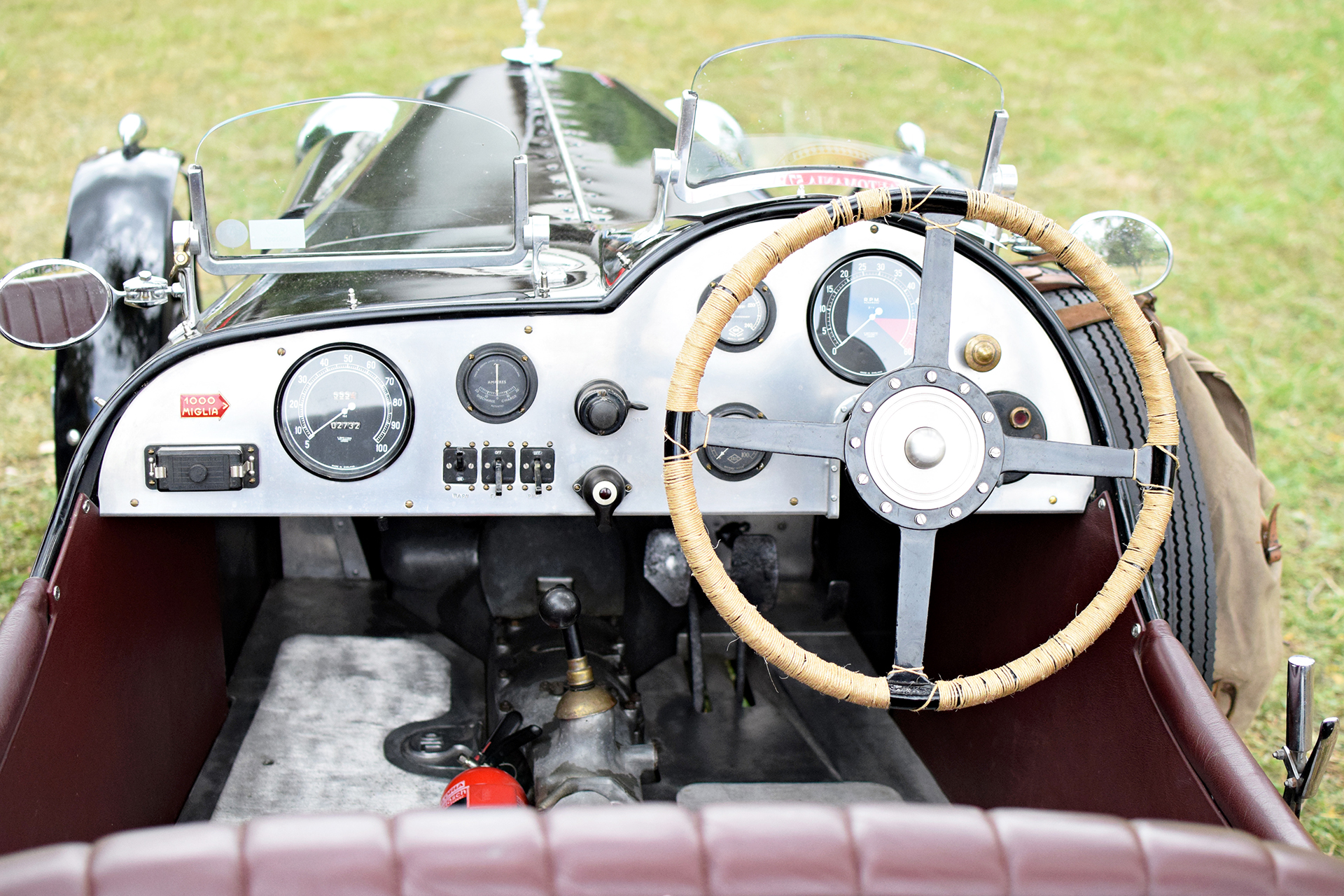 Alvis 12/70 roadster 1938 intérieur - Automania 2017, Edling les Anzeling, Hara du Moulin
