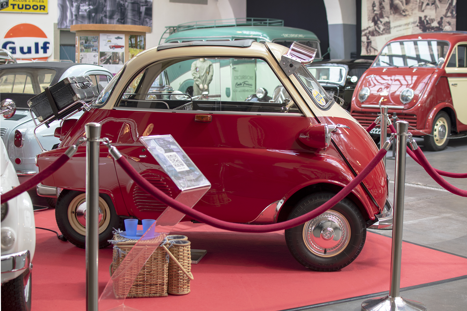 BMW Isetta côté - Conservatoire National de Véhicules Historiques, Diekirch, exposition Départ en Vacances, 2022-2023