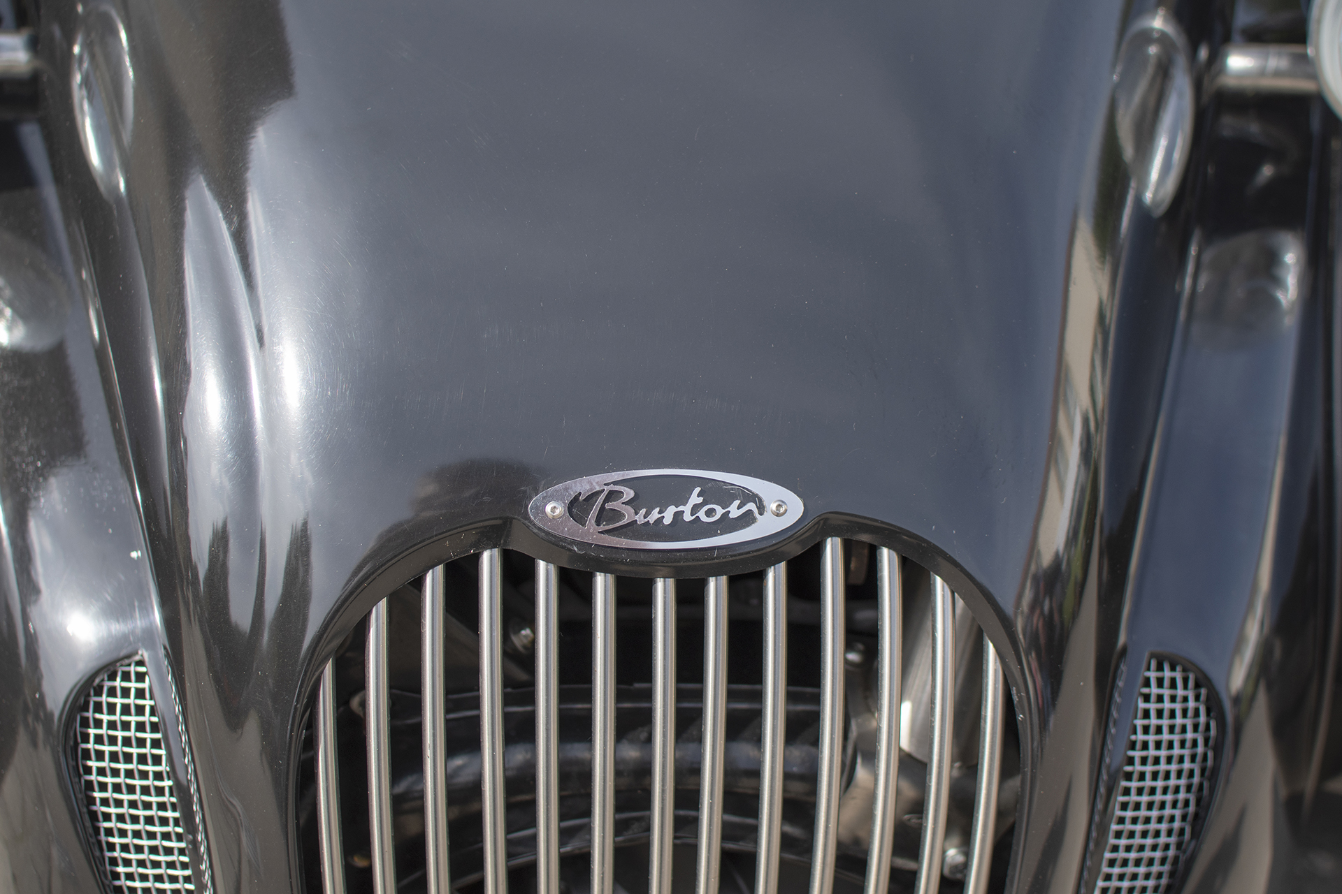 Burton roadster logo - Vintage & History Vehicles by Kiwanis, Lasauvage ,septembre ,2023